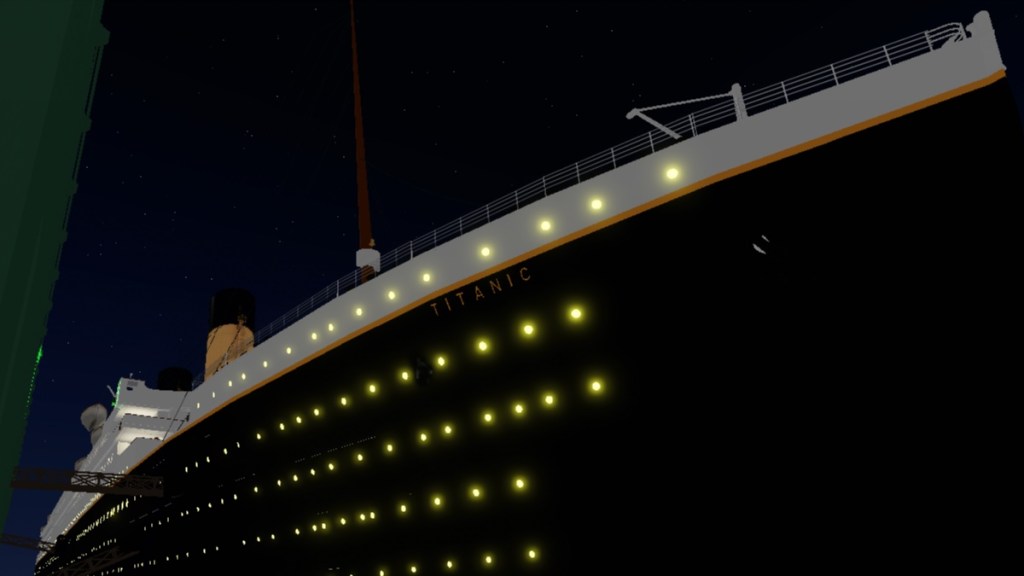 Una rappresentazione digitale del Titanic si staglia contro un cielo scuro.